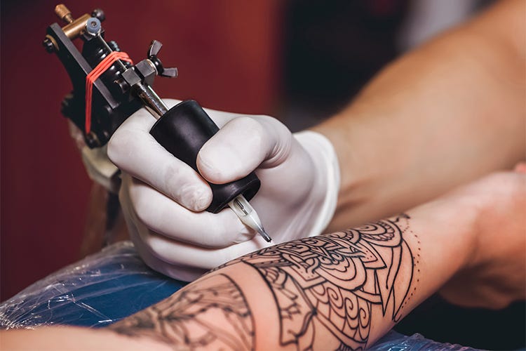 Tatuaggi che passione, ma attenzione Possono modificare la sudorazione