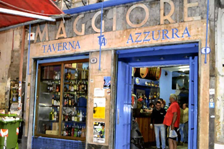 La Taverna Azzurra - Palermo fa i conti con le restrizioni I locali della movida chiedono aiuti La Taverna Azzurra - Palermo fa i conti con le restrizioni I locali della movida chiedono aiuti