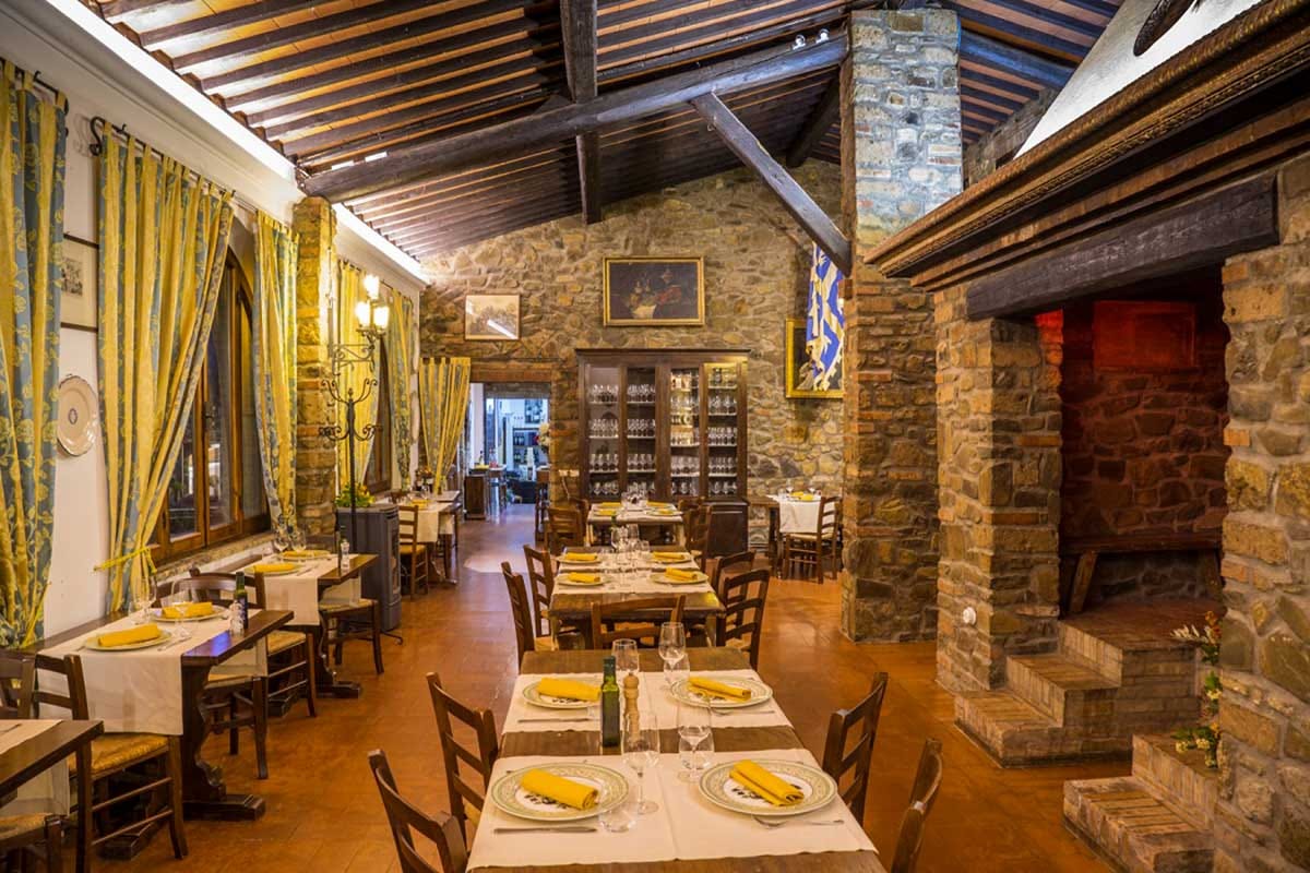 La sala del ristorante Taverna dei Barbi Il Brunello di Montalcino della Fattoria dei Barbi, alle radici di un successo