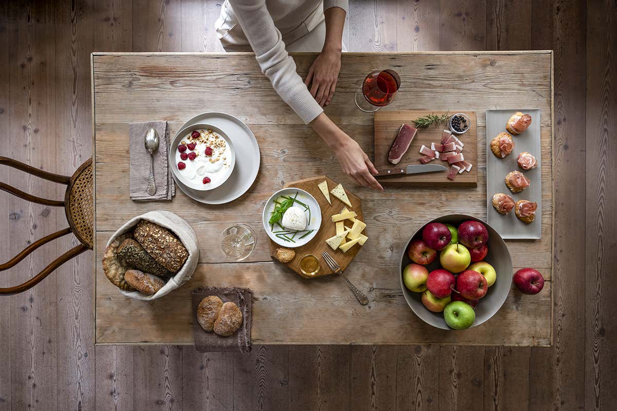 Un panorama articolato di sapori Sempre di buon umore con i prodotti tipici dell'Alto Adige Un panorama articolato di sapori Sempre di buon umore con i prodotti tipici dell'Alto Adige