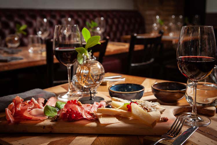 Tavola La Bottiglieria Dove Si Assaggia Tutto Il Menu Italia A Tavola