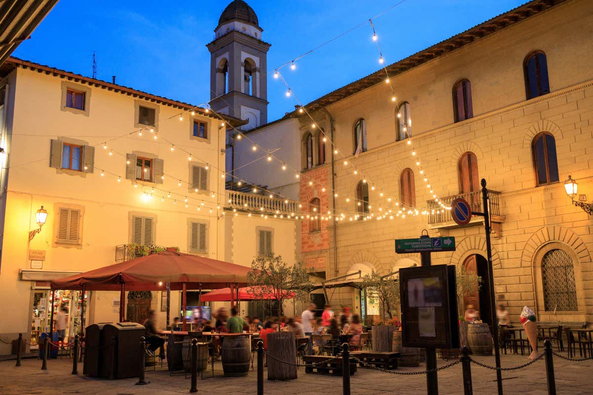 Finisce lo stato di emergenza e i dehors di bar e ristoranti tornano a pagamento