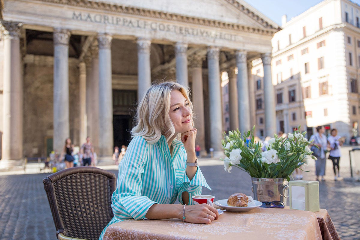 Un caffè seduti a Roma? Dipende dalla Cosap Dehors, spazi esterni e cena I ristoranti preparano le riaperture