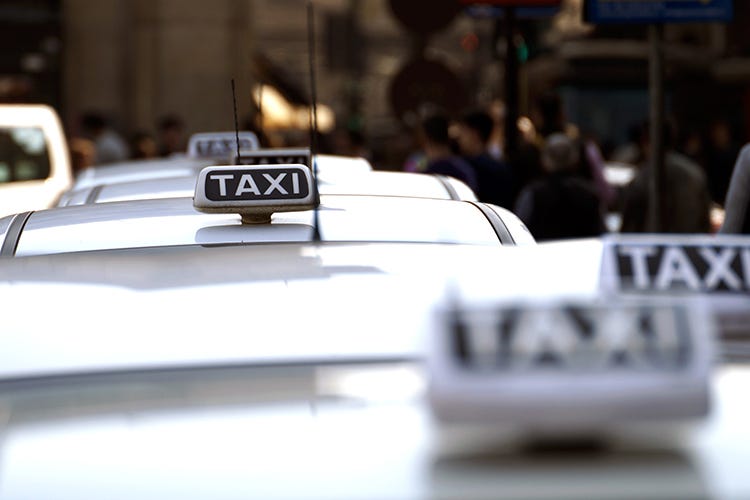 Taxi, l'Antitrust avvia le verifiche per migliorare il servizio