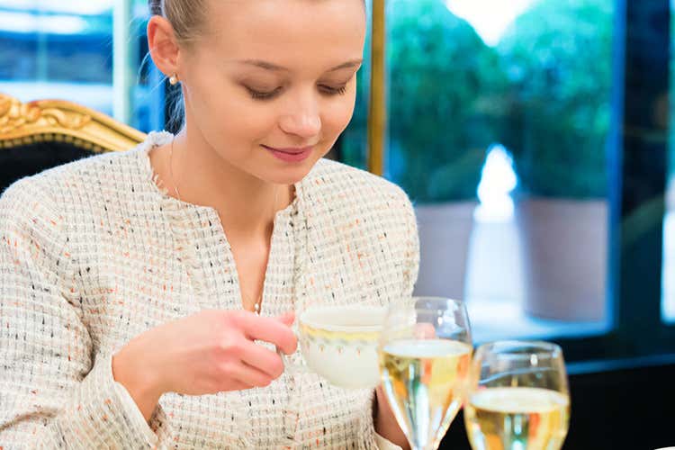 Degustazione di tè e champagne (Tè e champagne a Bergamo Oriente e Occidente si incontrano) Degustazione di tè e champagne (Tè e champagne a Bergamo Oriente e Occidente si incontrano)