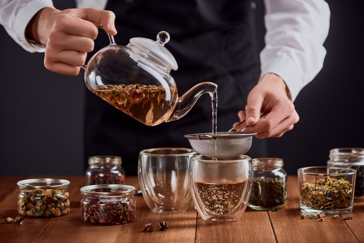 È importante proporre la cultura del tè in maniera attenta e rispettosa. Il consumatore saprà apprezzare Il tè un rito che va rispettato anche da bar e ristoranti