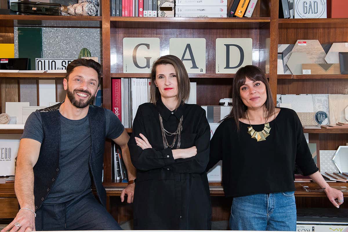 Il team creativo dello Studio Gad. A sinistra, Nicodemo Albanese Riaperture, assalto al plateatico Tocca ai Comuni dare una risposta