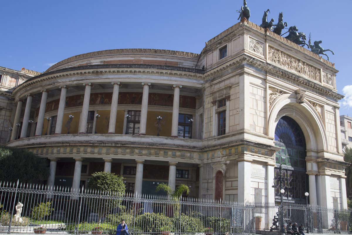 Teatro Politeama Pasticceria Cappello a Palermo, due indirizzi che valgono il viaggio