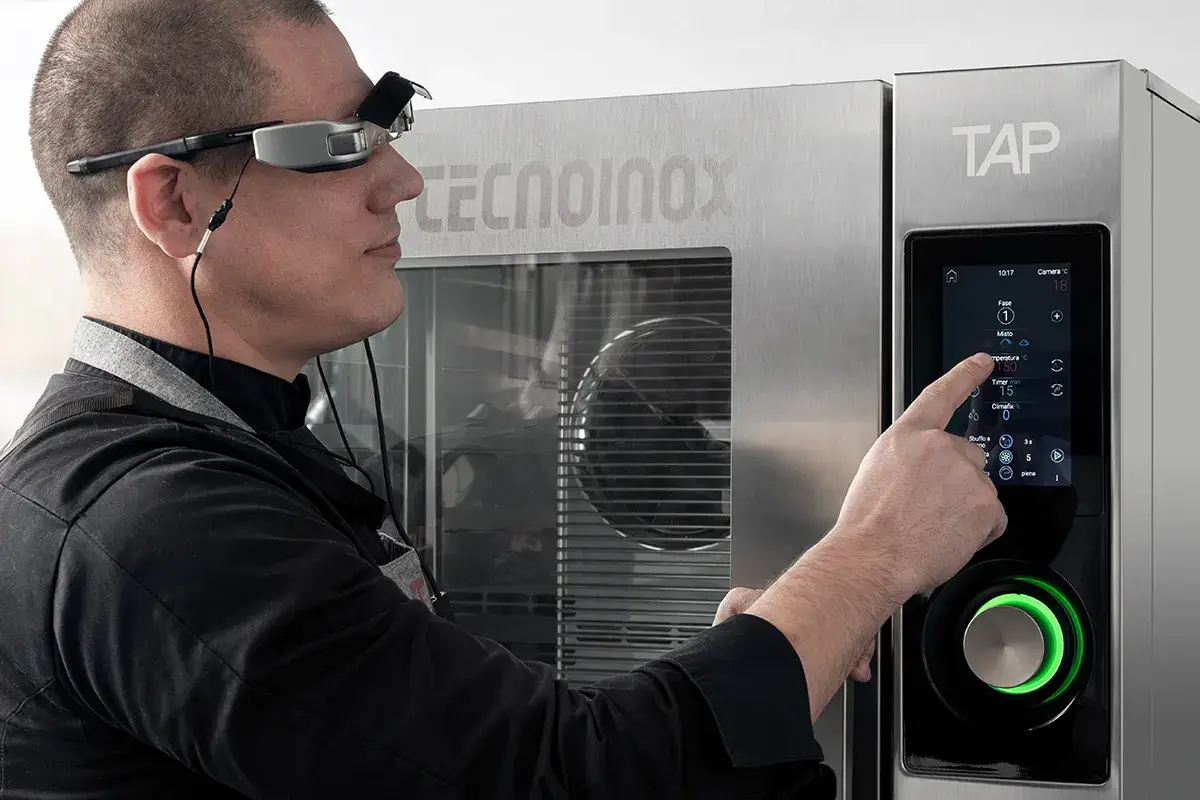 La realt&agrave; aumentata di Tecnoinox Tecnoinox, la realt&agrave; virtuale per assistere i cuochi