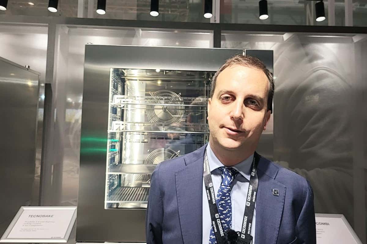 Novità da Tecnoinox: forni touchscreen e piani cottura a gas ermetico