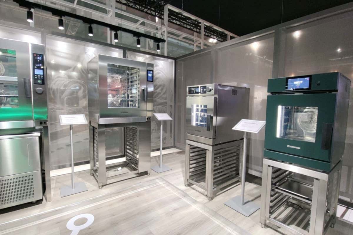 Novità da Tecnoinox: forni touchscreen e piani cottura a gas ermetico