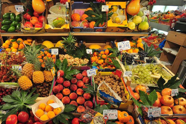 Il prezzo del greggio si farà sentire anche su frutta e verdura (Venti di guerra tra Usa e Iran Il petrolio trascina i prezzi al rialzo)