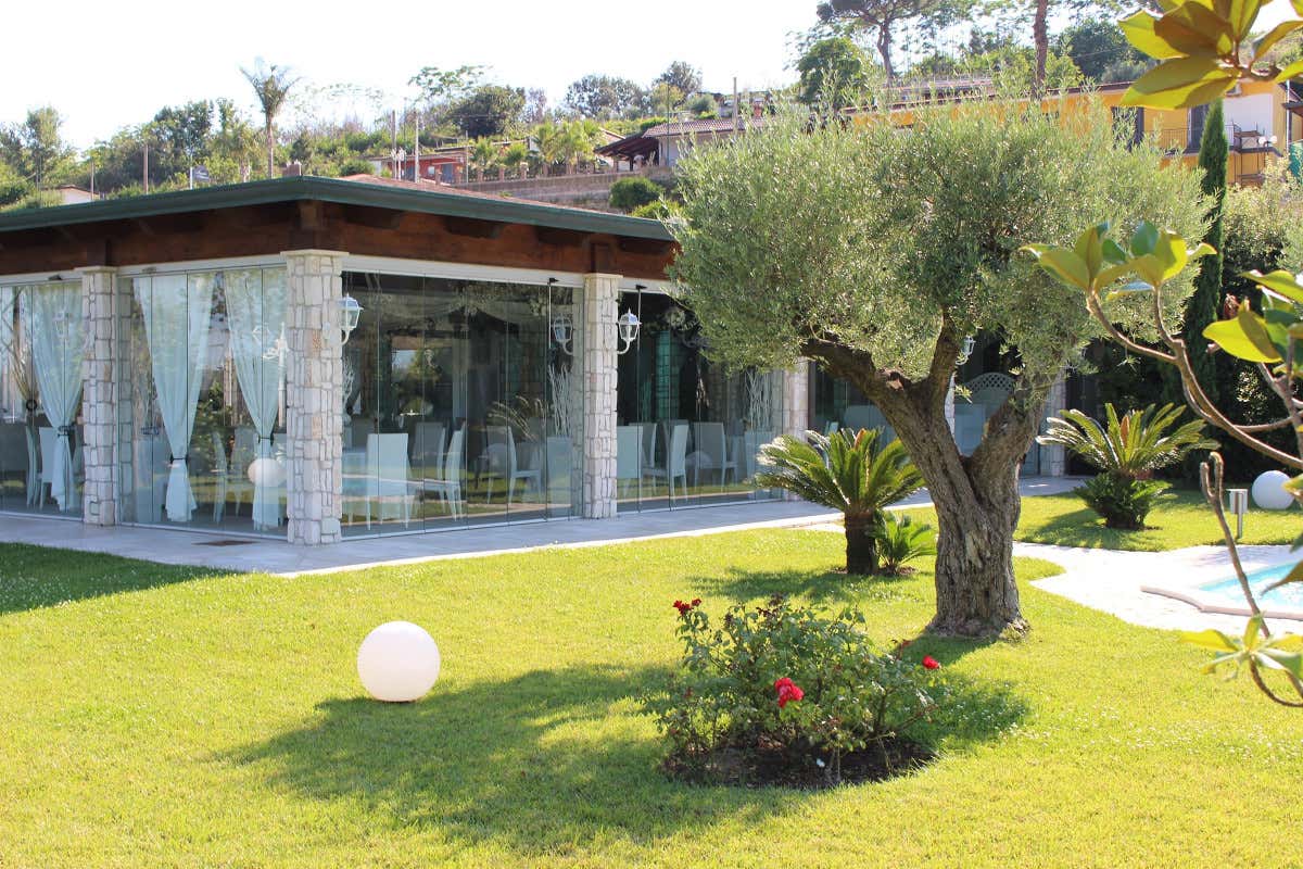 Pasqua e Pasquetta al ristorante: a Napoli tra dolci tipici e anche pizza Pasqua e Pasquetta al ristorante: a Napoli tra dolci tipici e anche pizza