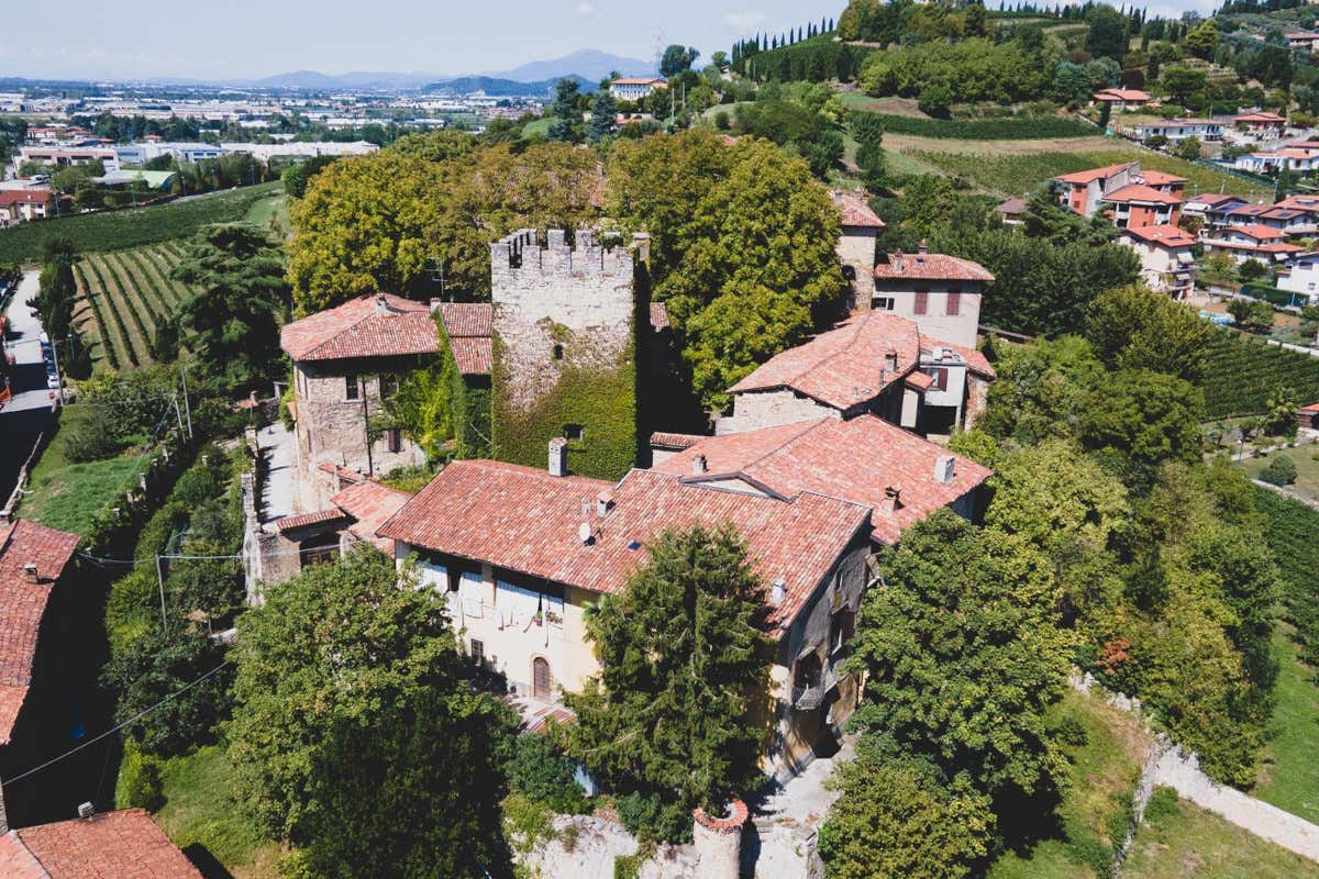 I vini della Tenuta Castello di Grumello incontrano i piatti di Verso I vini della Tenuta Castello di Grumello incontrano i piatti di Verso
