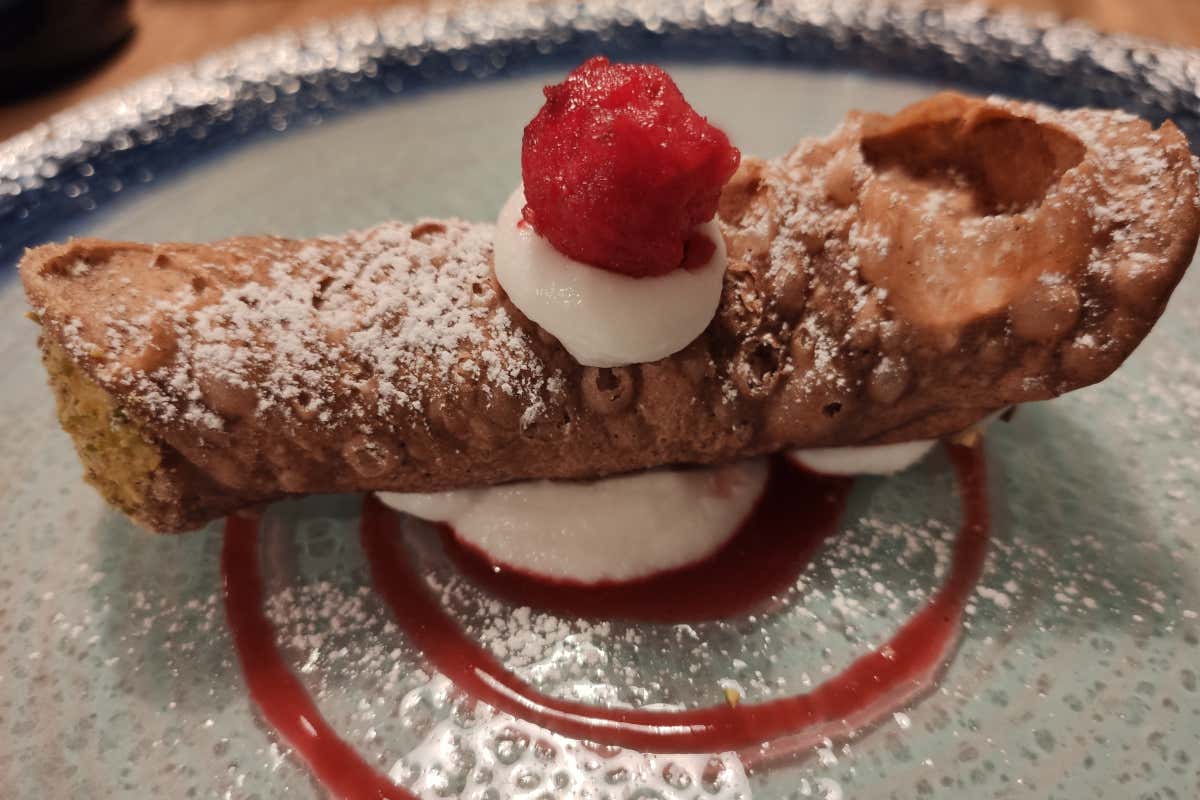il cannolo di Terraammare Festa esotica al Terrammare, pezzo di Sicilia nel cuore di Milano