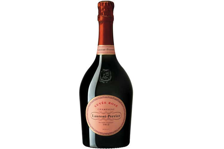 (Terrazza Calabritto brinda al 2019con un calice di ros&eacute; Laurent-Perrier)