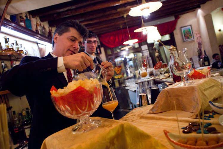 (Terrazza in Piazza, tra bar e ristorante Lusso e tradizione nella Bassa veneta)