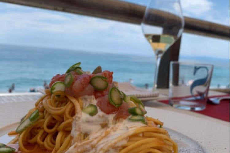 Vista mare sulla terrazza  Al Santamonica di Genova tanta Liguria nel piatto, ma non convenzionale