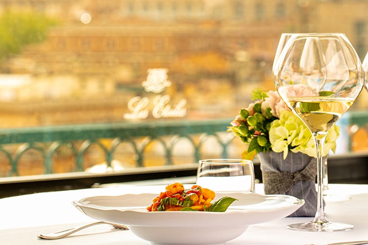 Viaggio a Roma tra rooftop panoramici e non solo Dove mangiare a Roma? Ta rooftop, piazze storiche e vigne