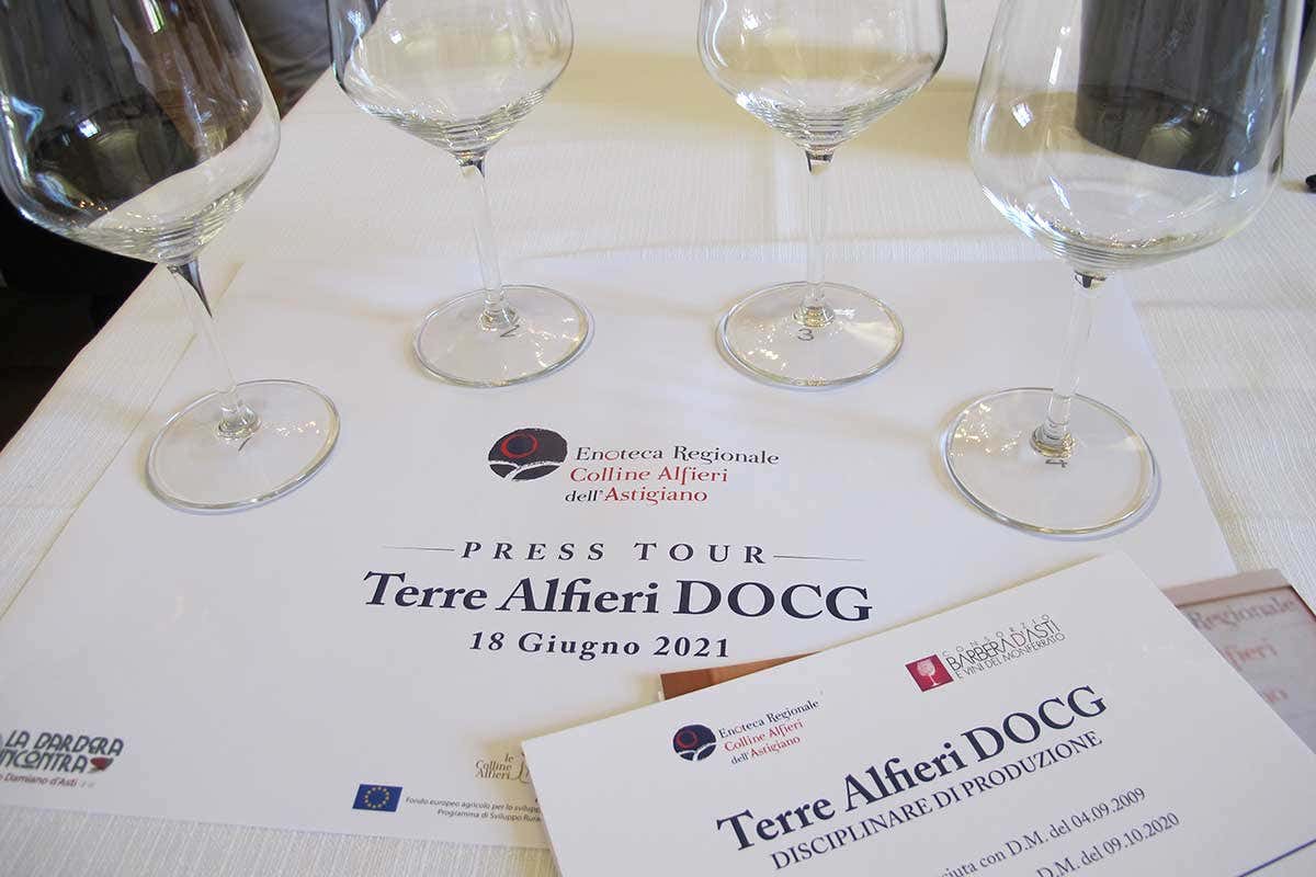 La presentazione della Docg Terre Alfieri Terre Alfieri, la Docg che omaggia la crescita di Arneis e Nebbiolo La presentazione della Docg Terre Alfieri Terre Alfieri, la Docg che omaggia la crescita di Arneis e Nebbiolo