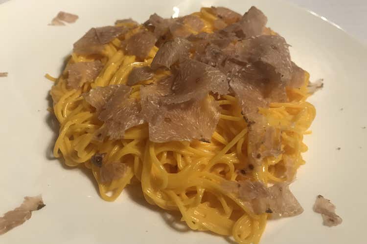 I Tajarin 40 tuorli con tartufo bianco (Il territorio del Moscato Bianco Un brand da rivelare agli enoturisti)