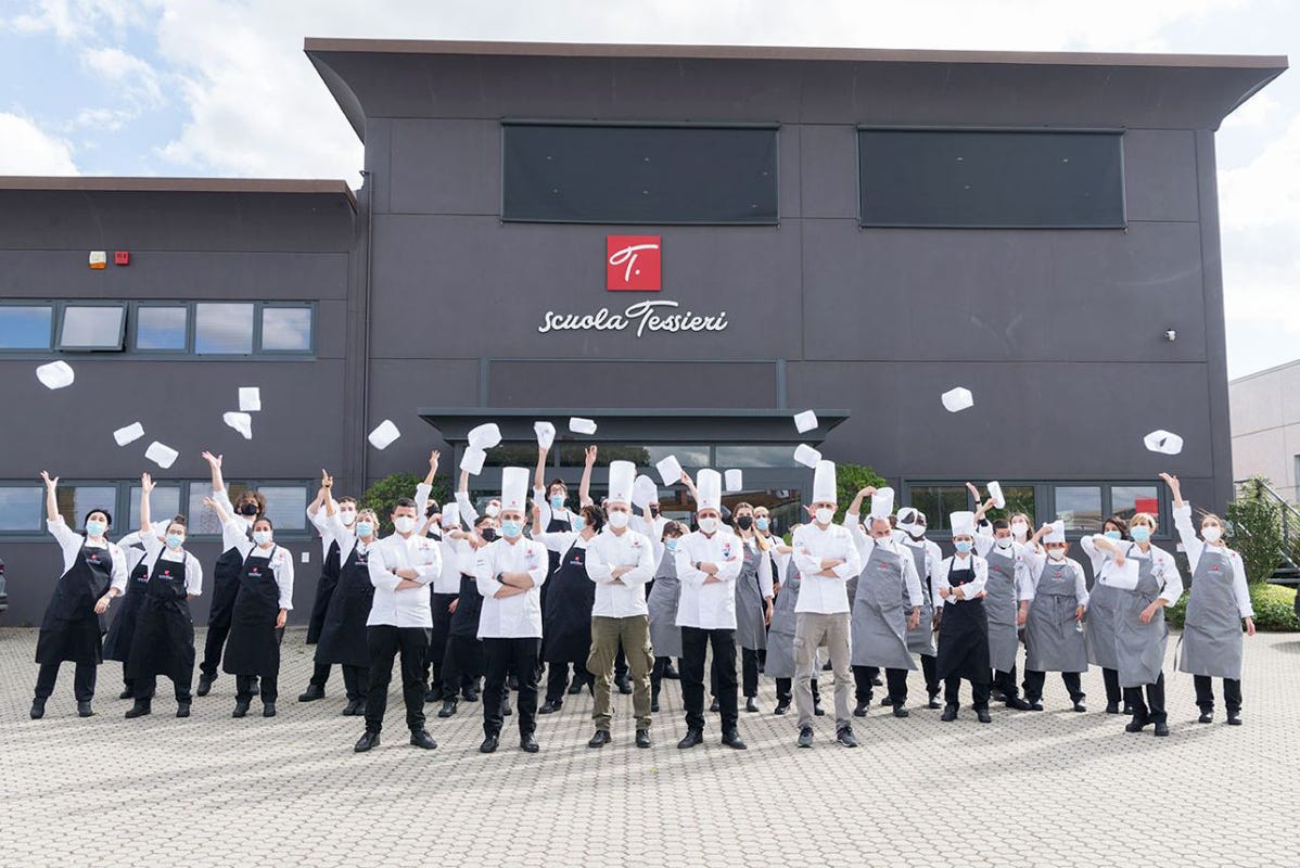 Gli allievi del nuovo corso Scuola Tessieri, via ai corsi. 32 allievi per il futuro della cucina