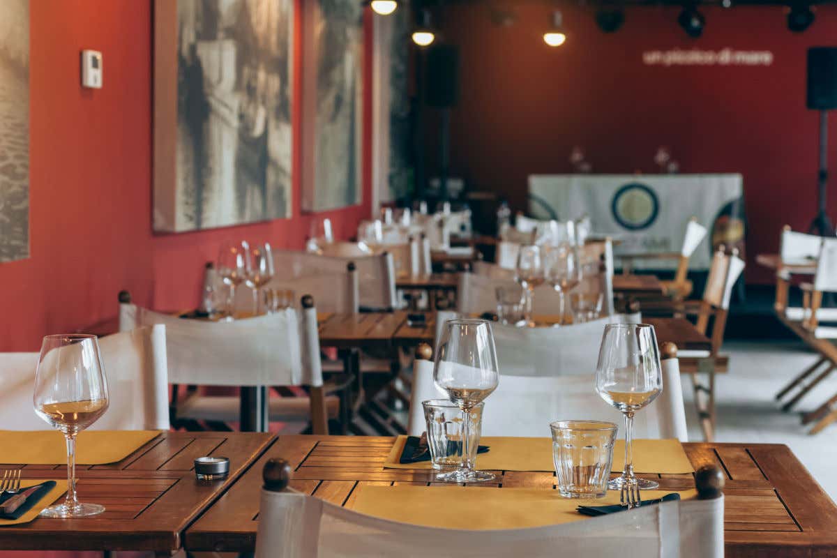 Testami, il locale sul Naviglio Grande A Milano in riva al Naviglio la Lunigiana e il suo Testami