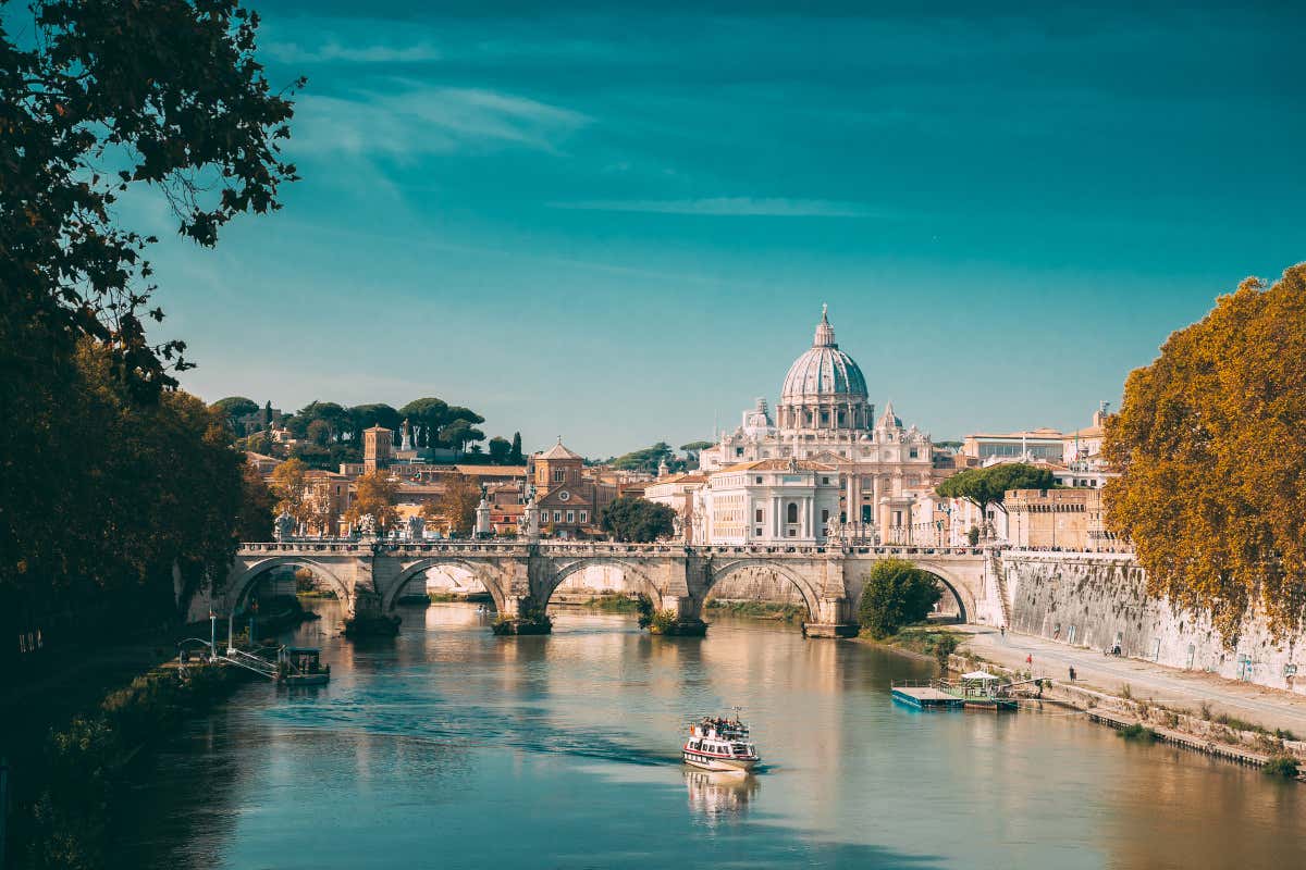 Il Tevere, principale fiume dell'Italia meridionale, bagna la Città eterna 