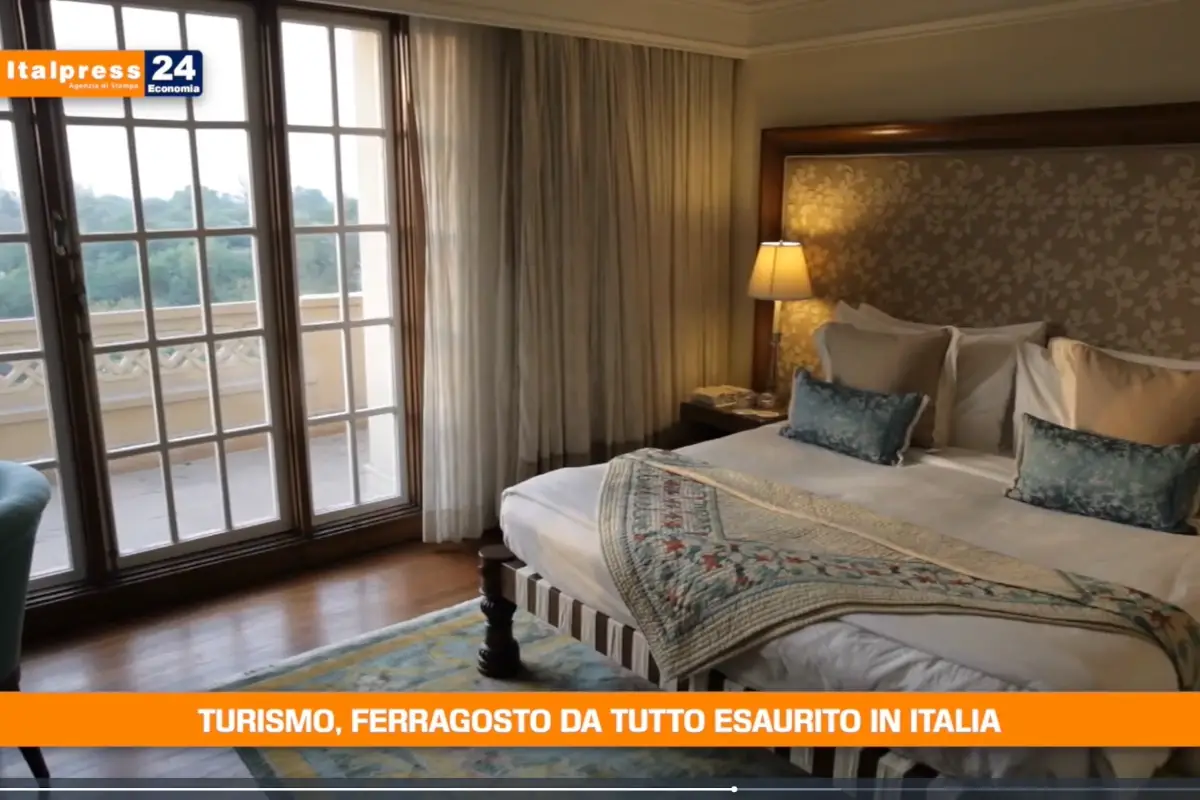[TG Economia]: Turismo, Ferragosto da tutto esaurito in Italia