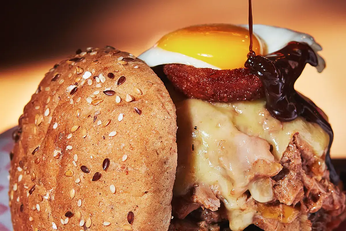 Double Bbq Burger That's Amore, il barbecue in stile Usa apre il secondo locale a Roma