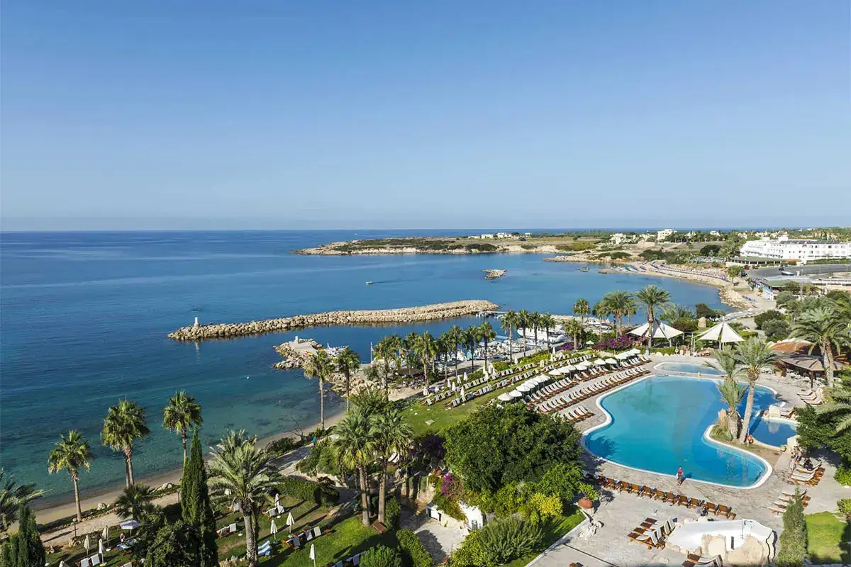 Cipro, un'isola in grado di soddisfare ogni esigenza dei turisti Alla scoperta del fascino di Cipro Isola di sole, spiagge e cultura