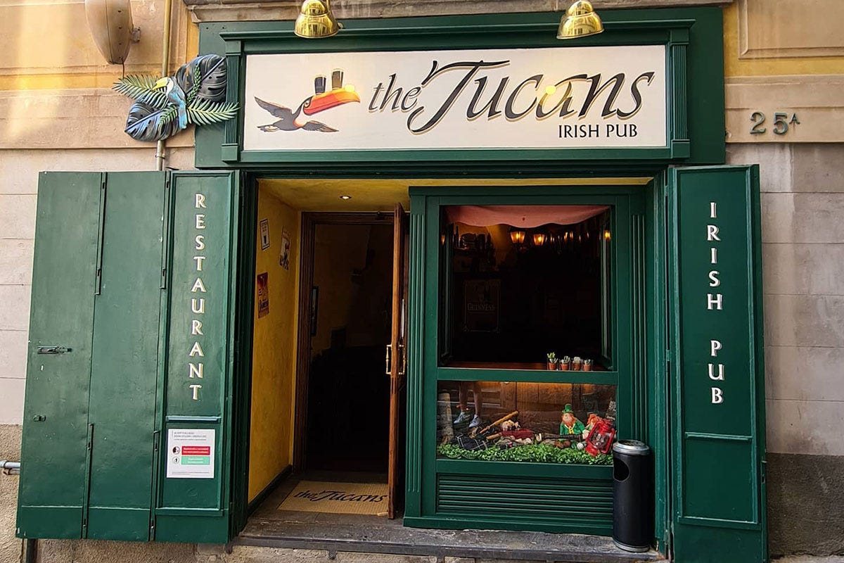 L'entrata del Tucan's Pub Altro che Atalanta-Juve, la sfida è trovare personale per bar e pub