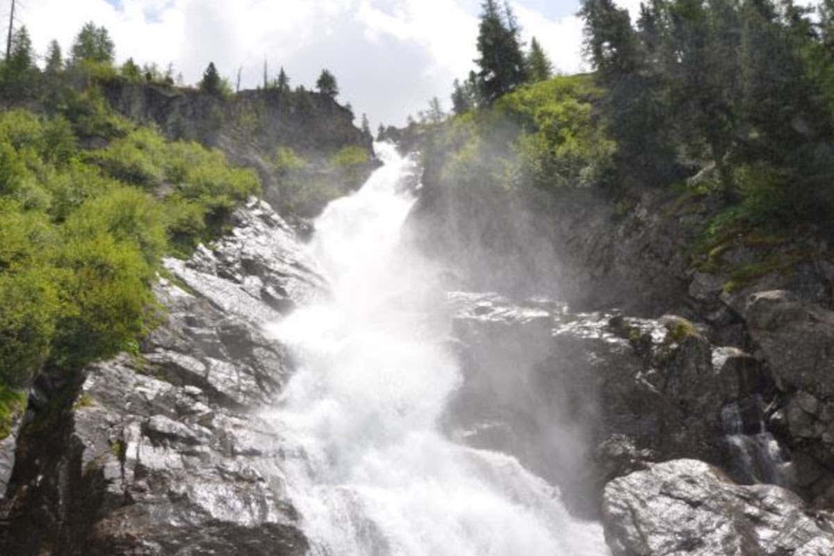 Immersi nella natura La Thuile, una vacanza adrenalinica Immersi nella natura La Thuile, una vacanza adrenalinica