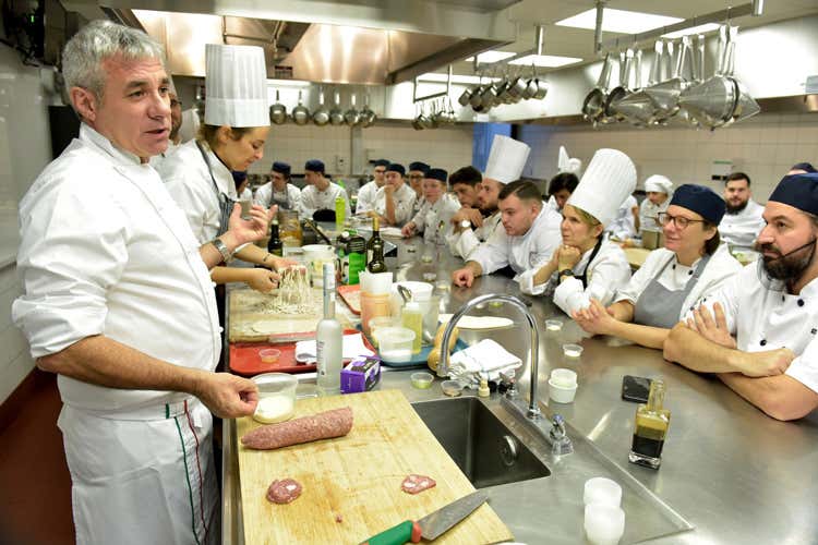 La masterclass di tipicit&agrave; tenuta a Montr&eacute;al (Tipicit&agrave; ha portato in Canada le eccellenze delle Marche)