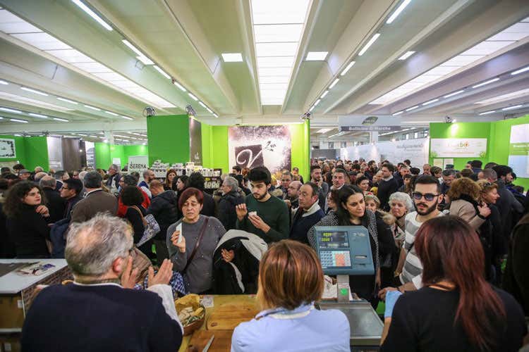 (Tipicità, che successo 15mila partecipanti da tutto il mondo) (Tipicità, che successo 15mila partecipanti da tutto il mondo)