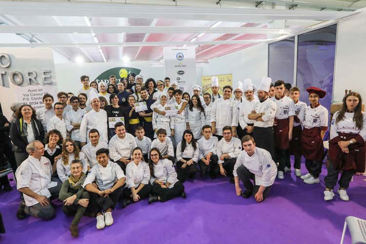(Tipicità, che successo 15mila partecipanti da tutto il mondo) (Tipicità, che successo 15mila partecipanti da tutto il mondo)