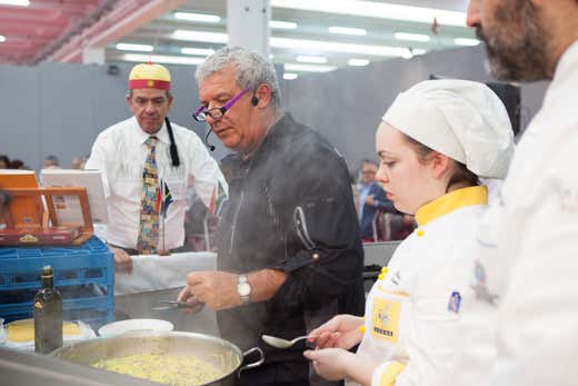 Igles Corelli durante uno show cooking