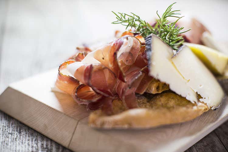 Dal maso alla tavola Le eccellenza di Pur Südtirol Dal maso alla tavola Le eccellenza di Pur Südtirol