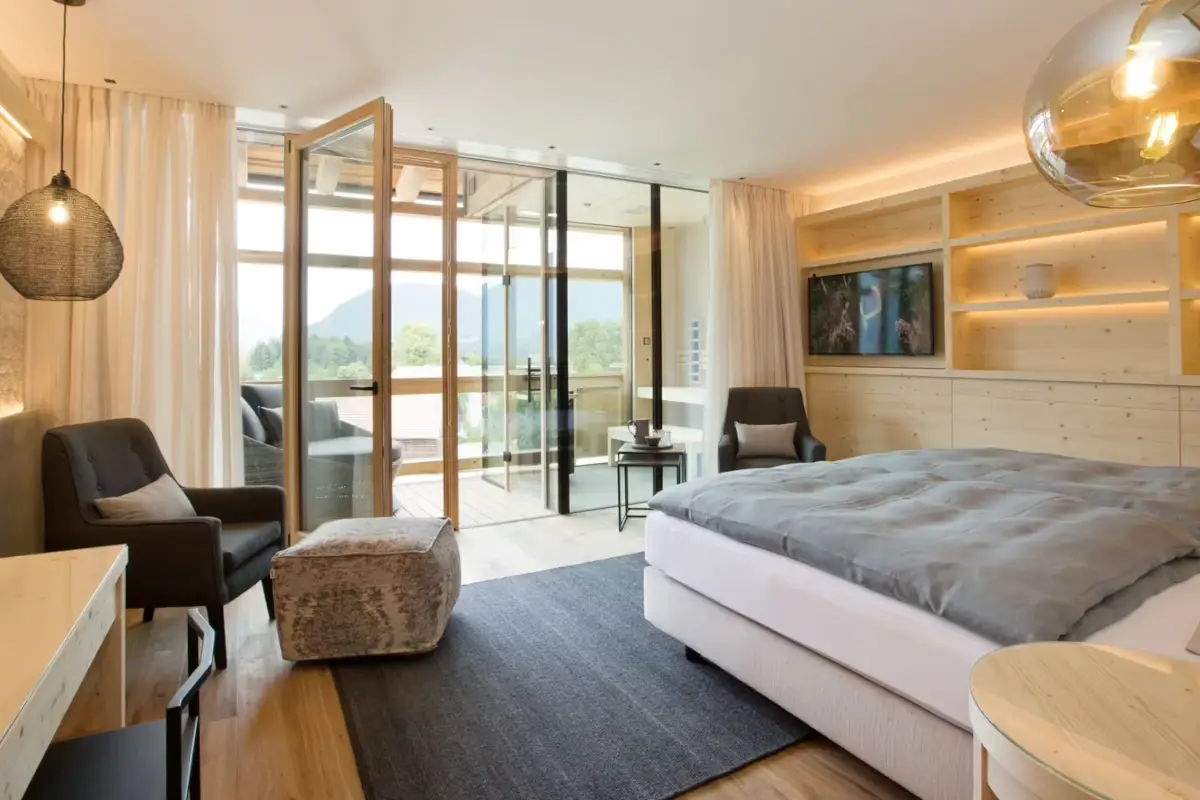 Una stanza dell'Alpenresort Schwarz (foto sito Internet) Relax e benessere, i nuovi alloggi in Tirolo per la stagione invernale