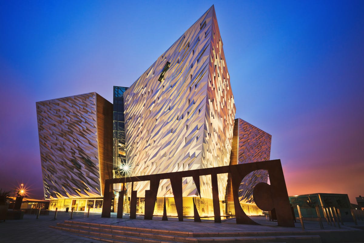 Titanic Belfast Experience, un museo dedicato alla tragedia Il mito del Titanic vive ancora tra musei parchi a tema e proposte di matrimonio