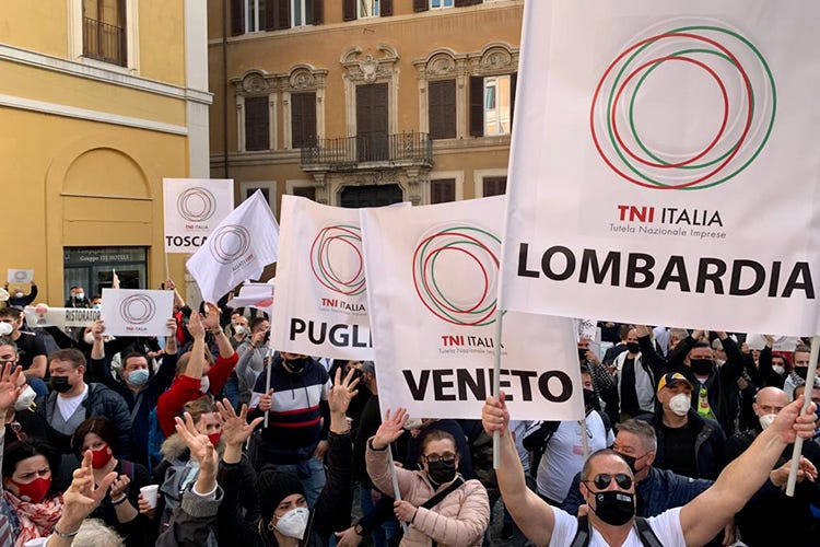 Una delle proteste di Tni Ioapro, ancora proteste a Roma: «Siamo famiglie non partite Iva»