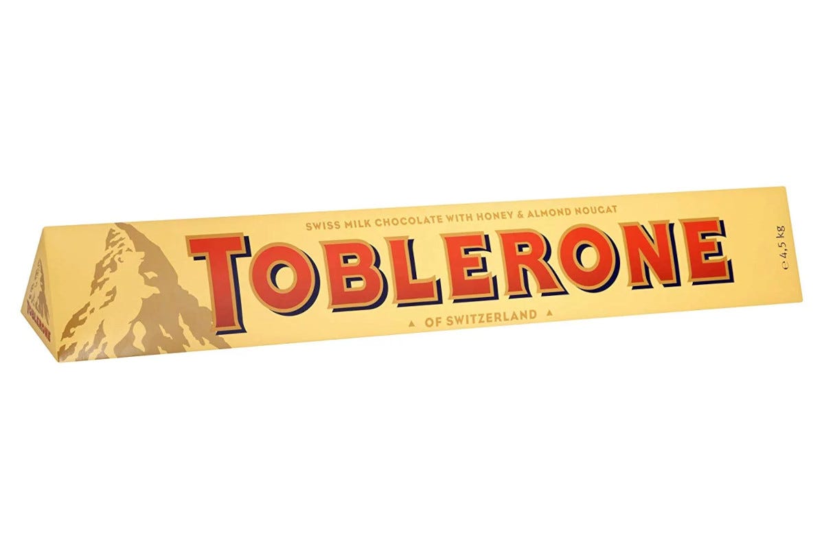 Il Toblerone toglierà il Cervino al logo Il Toblerone non sarà più fatto solo in Svizzera e toglie il Cervino dal logo