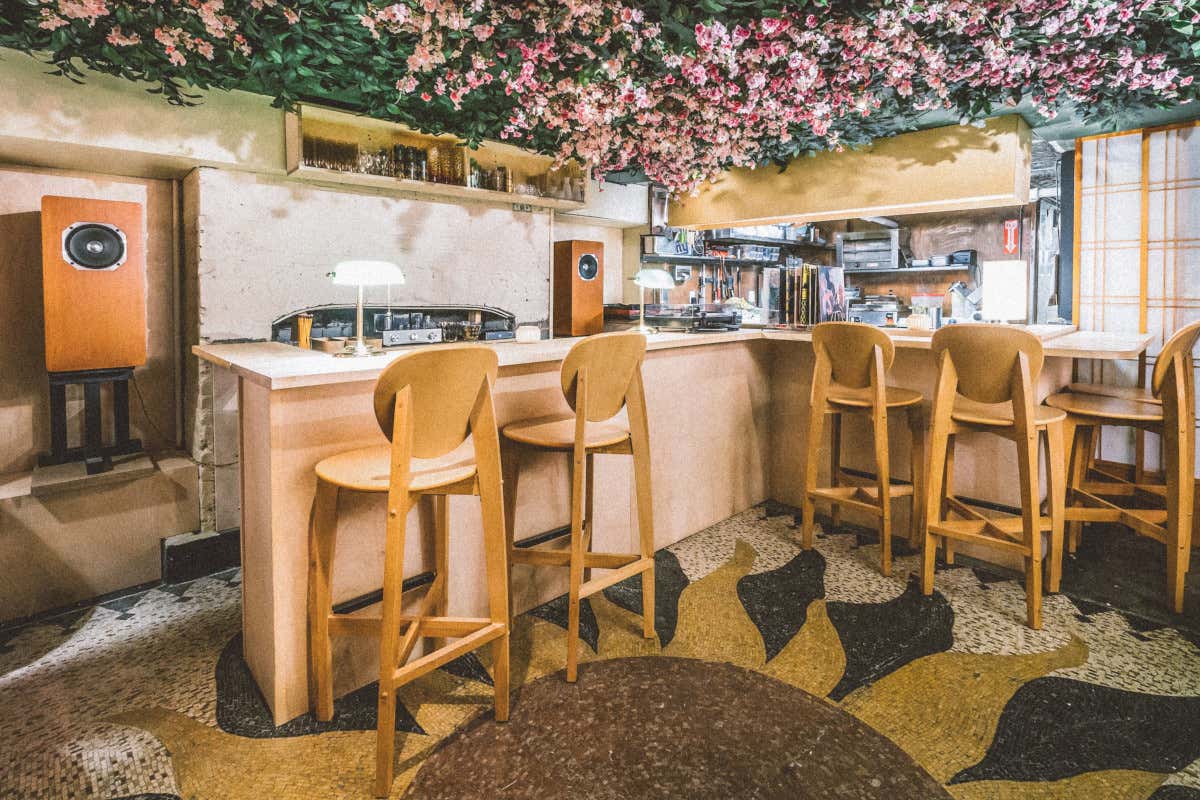 Listening bar: dal Giappone con furore, tra musica e cocktail di qualità Listening bar: dal Giappone con furore, tra musica e cocktail di qualità