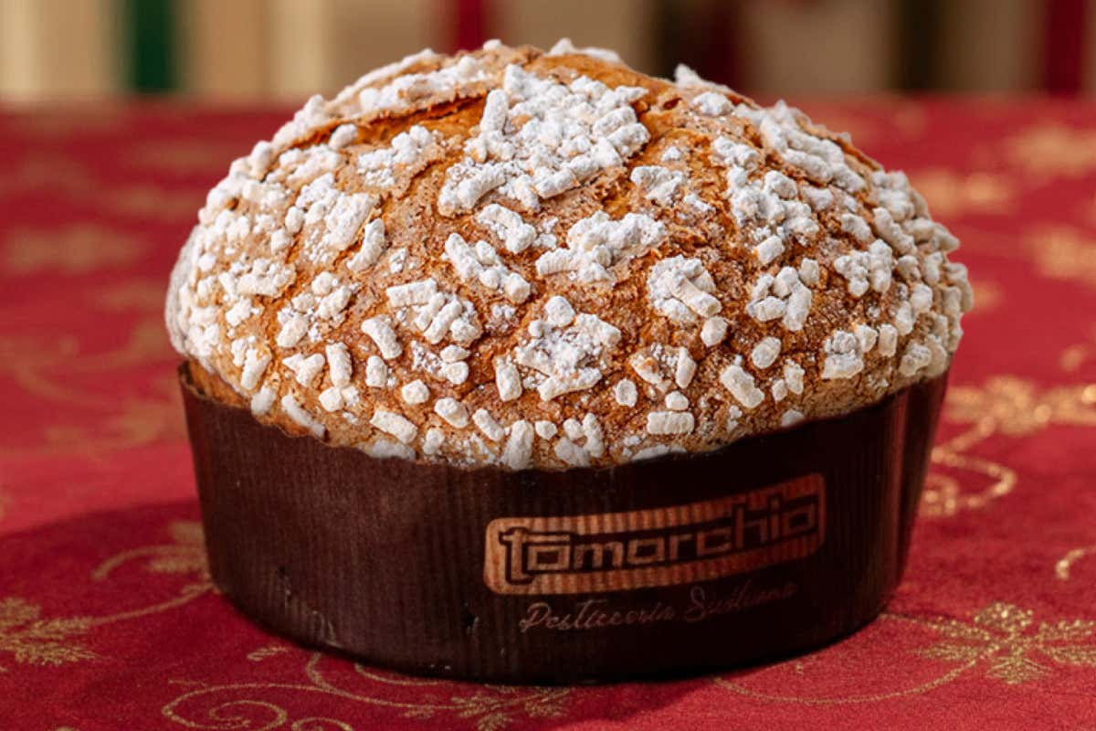 Uva baciata dal sole e senza lattosio: dalla Sicilia arriva un panettone speciale