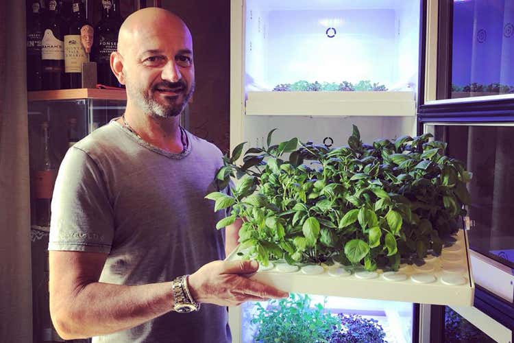 Andrea Grossi (Tomato  tra le mura di una filanda novecentesca)