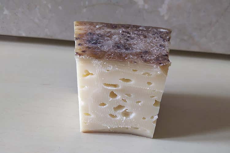 Il Tombea - Viaggio alle origini del Tombea,gioiello tra i formaggi italiani