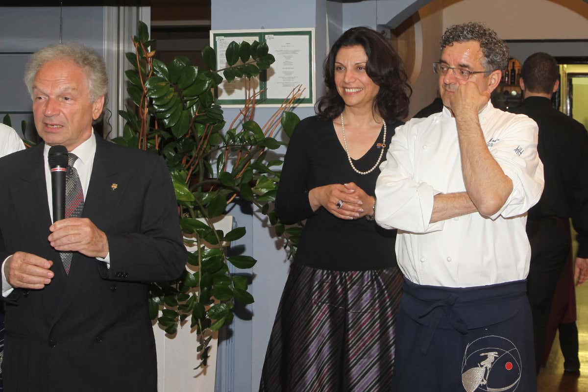 Tony Sarcina, Carla Latini e Mauro Uliassi Ci ha lasciato Toni Sarcina, un vero Signore e Maestro della Cucina italiana