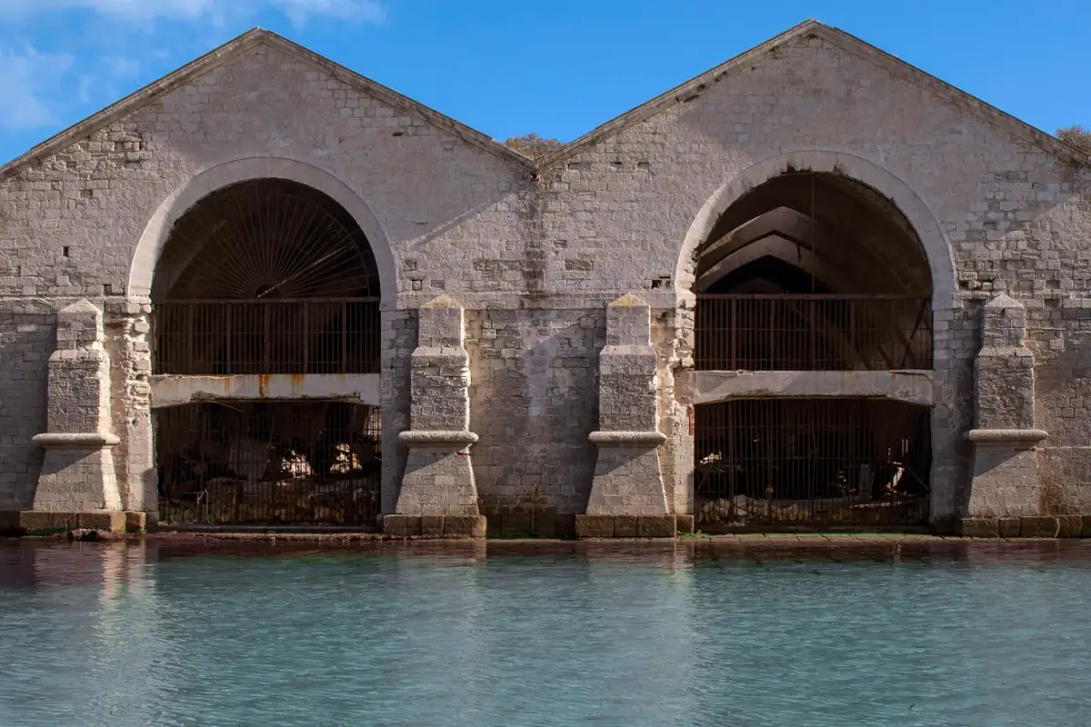 La Tonnara di Favignana Gusto e cultura fanno rinascere la Tonnara di Favignana: ecco Campar&igrave;a