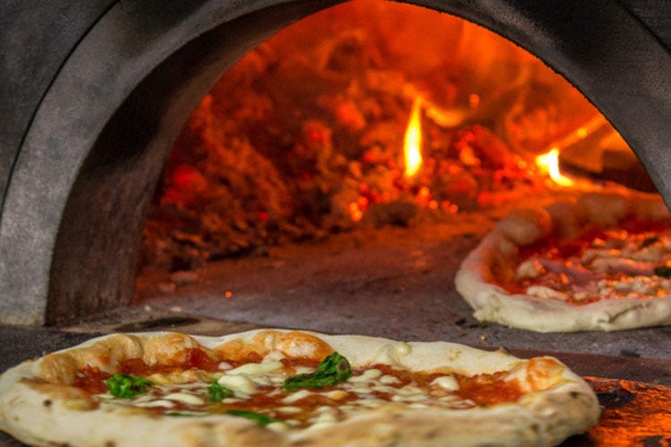 La guida sarà svelata l'8 settembre - Le migliori catene di 50 Top PizzaCi sono Berberè, Sorbillo e Luigia