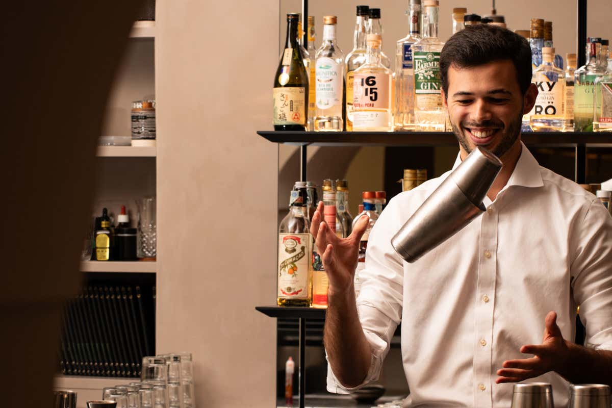 A Torino c'è un cortile segreto dove l'estate si vive tra cucina creativa e cocktail A Torino c'è un cortile segreto dove l'estate si vive tra cucina creativa e cocktail